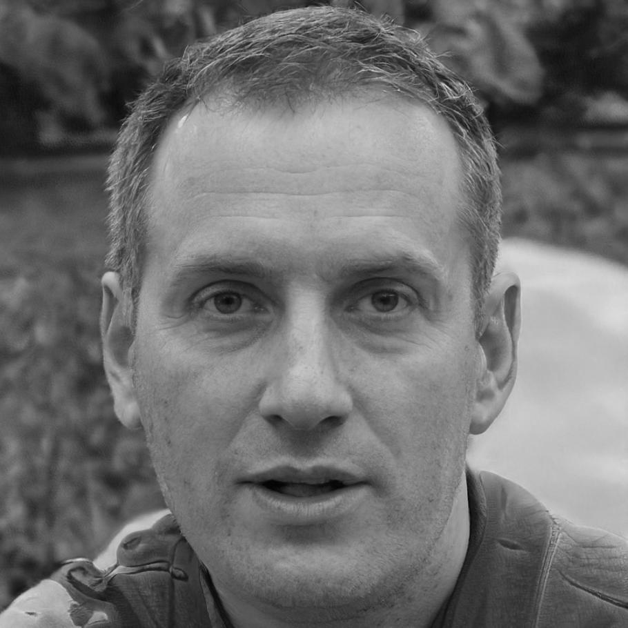 Experienced financial planning consultant